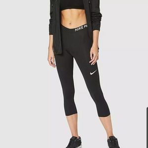 Nike Women's Pro Capris Large Black Leggings